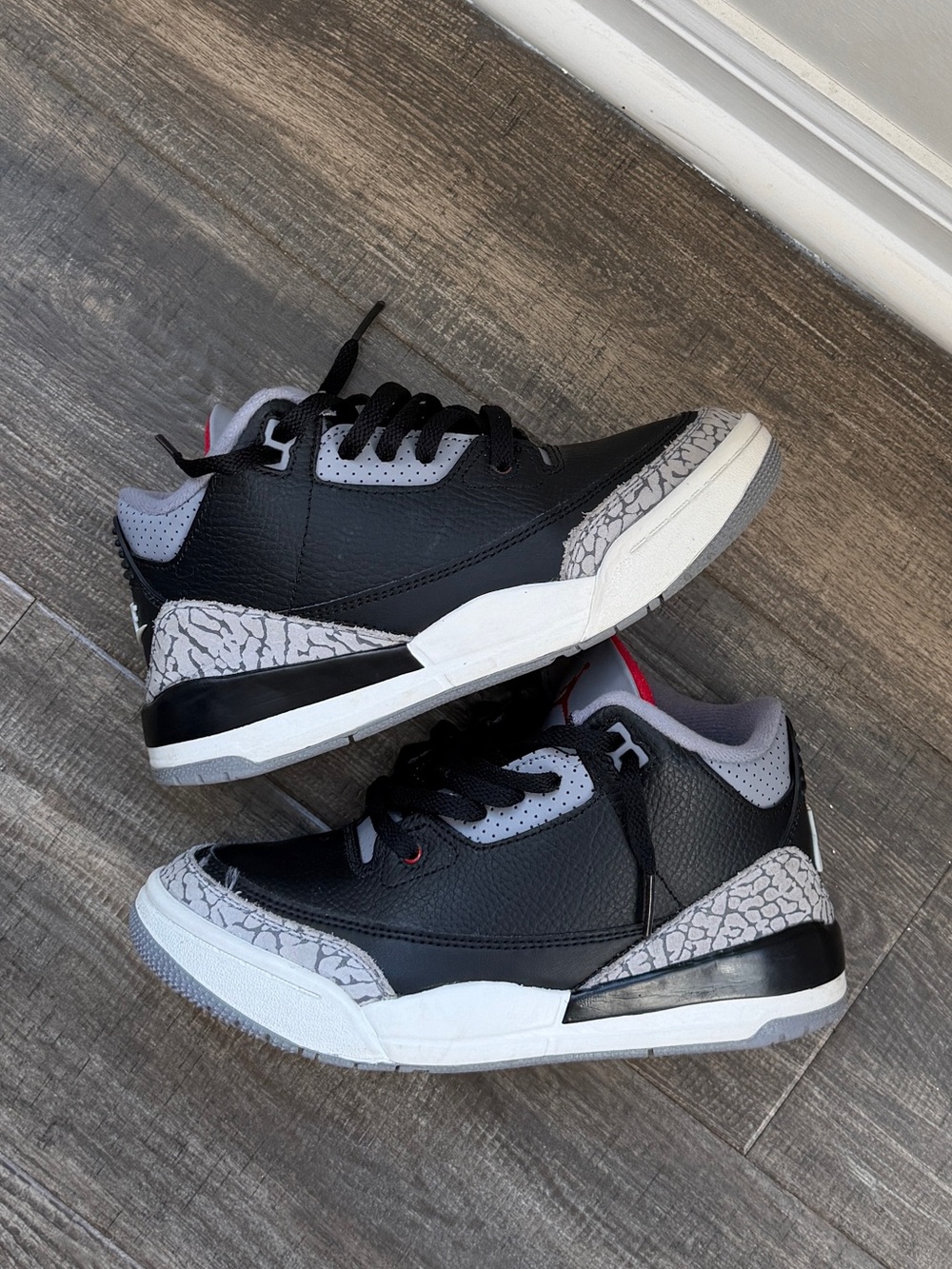 Jordan 3 retro black cement 2y